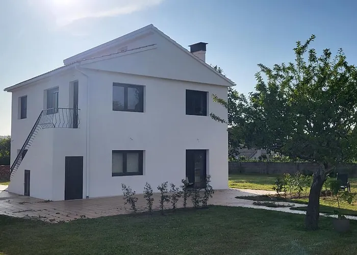 Vakantiehuis Casa Doble Con Piscina A 1000 M De La Playa Nigrán